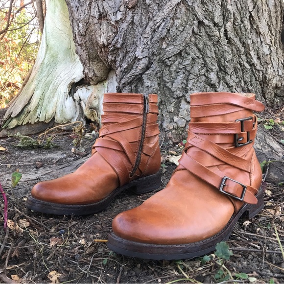 Frye Veronica Brown Short Leather Boots Size 9 - Picture 6 of 10